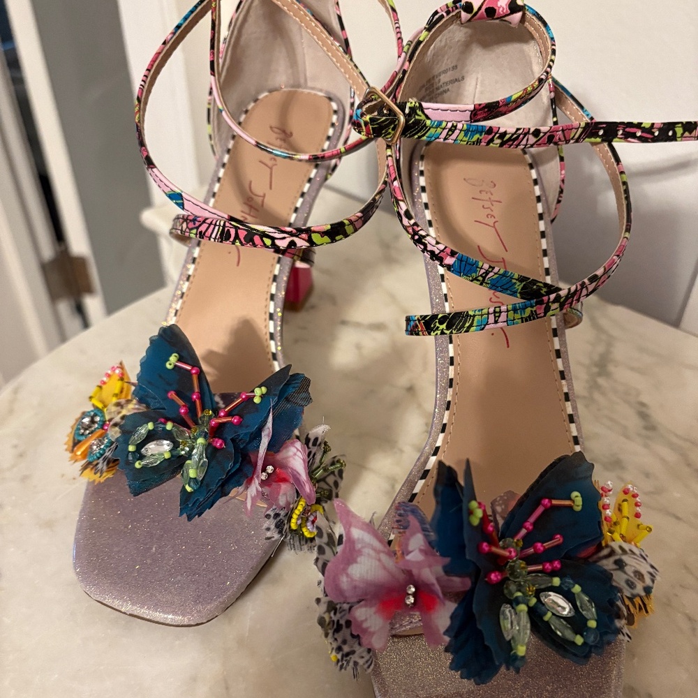 Designer Betsey Johnson Strappy Fancy Open Toe Elegant Heels Emblished Strap